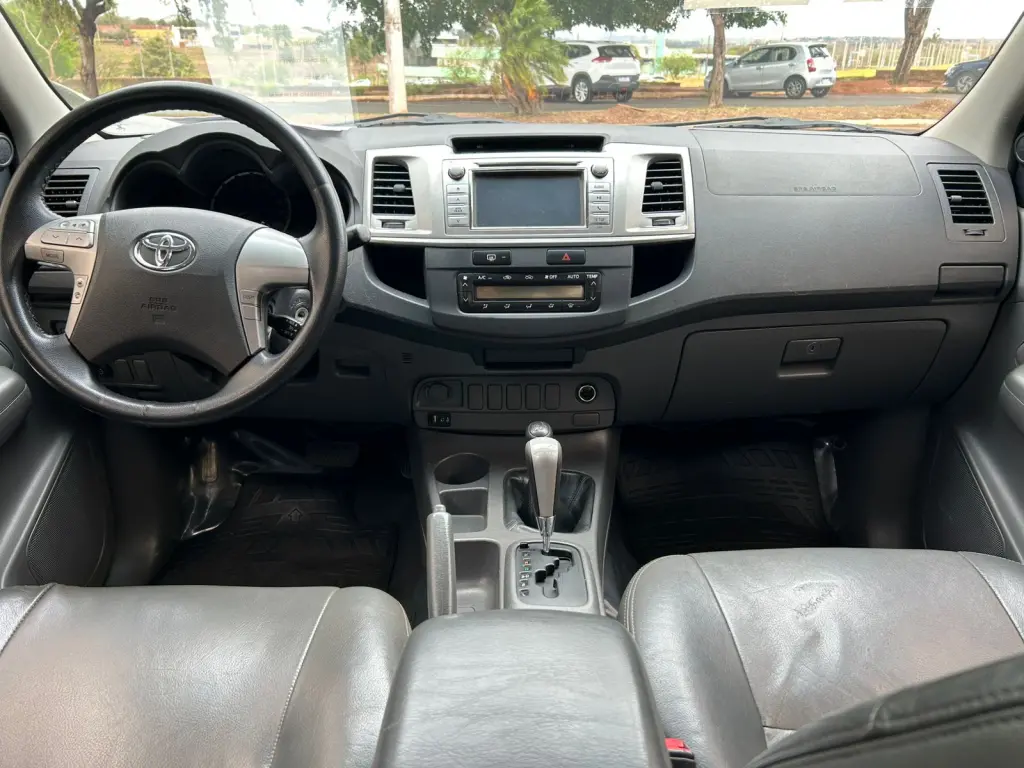 TOYOTA Hilux Caminhonete - Foto
