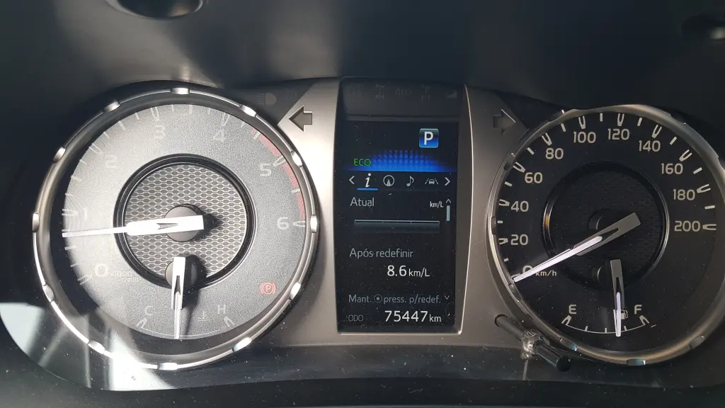 TOYOTA Hilux Caminhonete - Foto