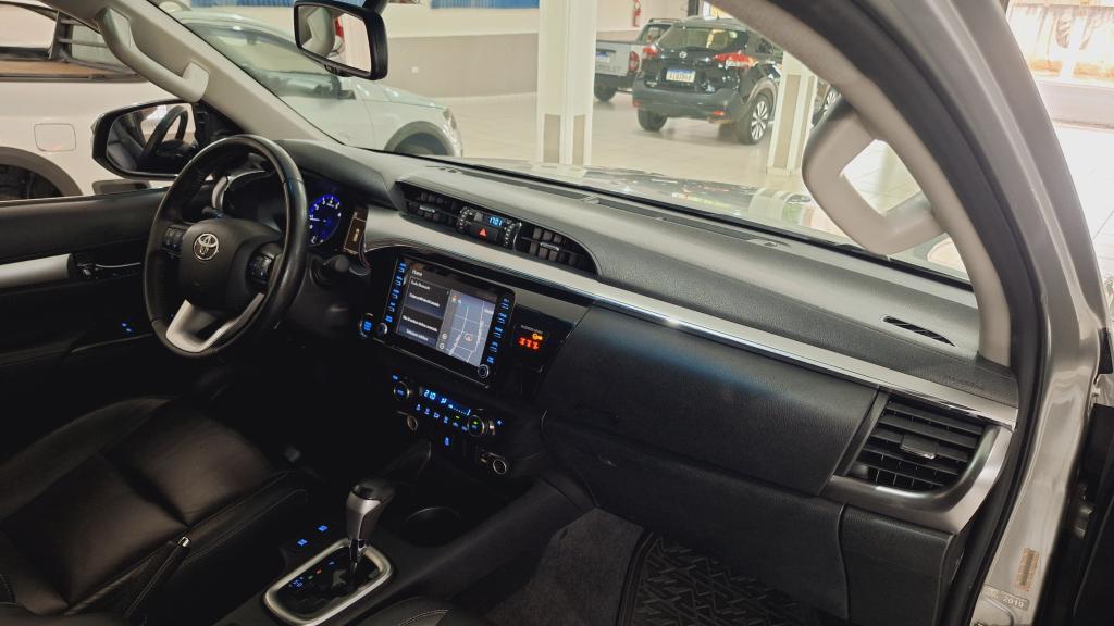 TOYOTA Hilux Caminhonete - Foto