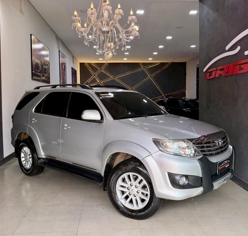 TOYOTA Hilux SW4