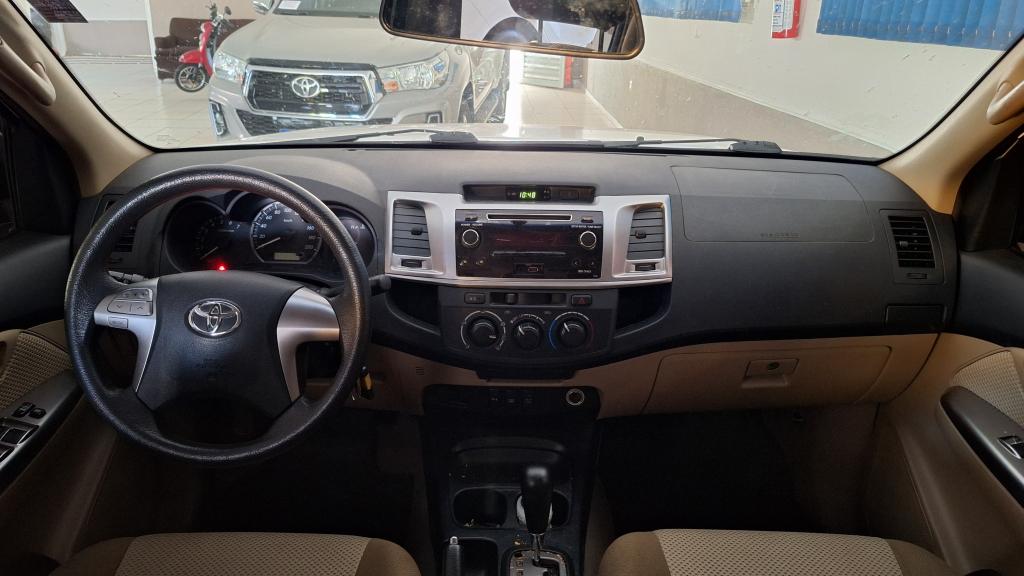 TOYOTA Hilux SW4 - Foto