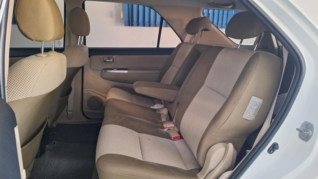 TOYOTA Hilux SW4 - Foto