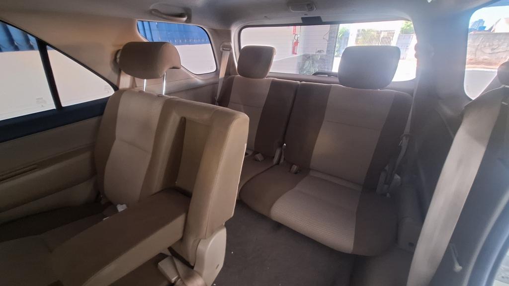 TOYOTA Hilux SW4 - Foto