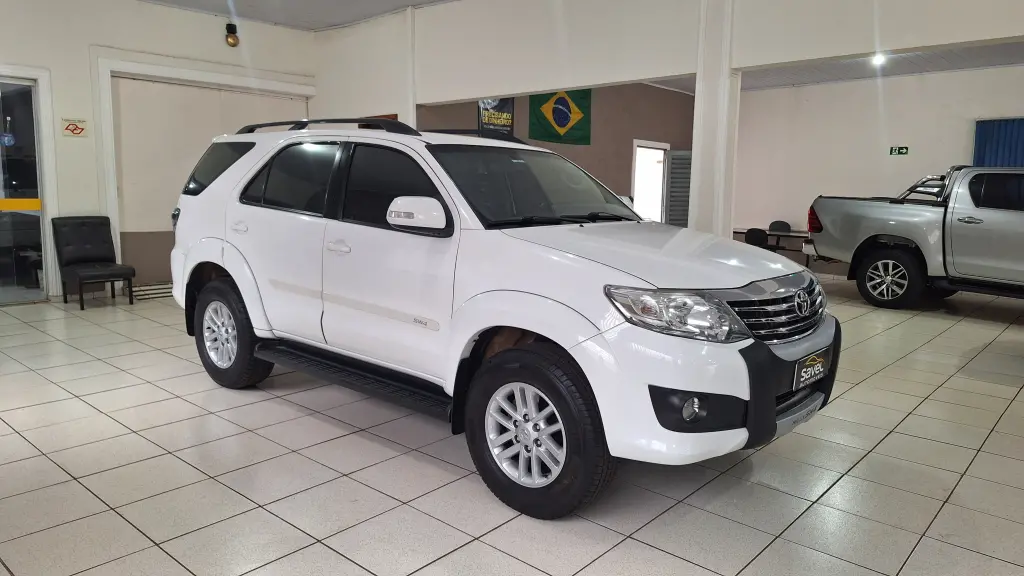 TOYOTA Hilux SW4