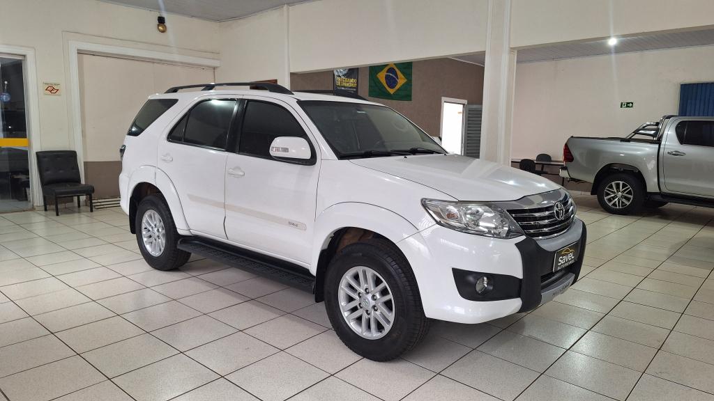 TOYOTA Hilux SW4