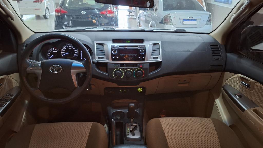 TOYOTA Hilux SW4 - Foto