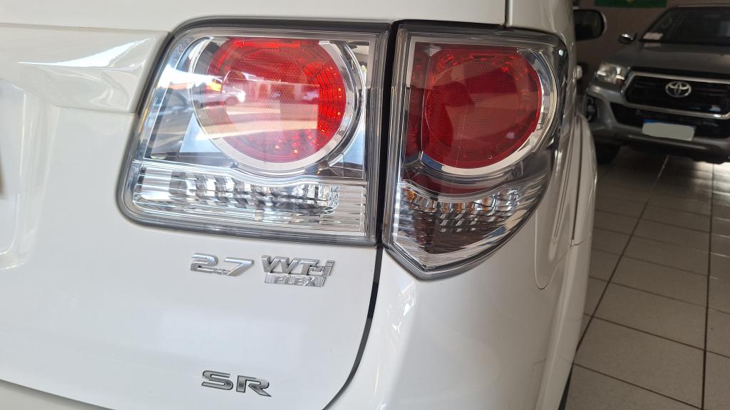 TOYOTA Hilux SW4 - Foto