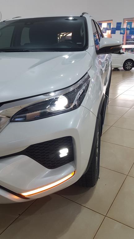 TOYOTA Hilux SW4 - Miniatura