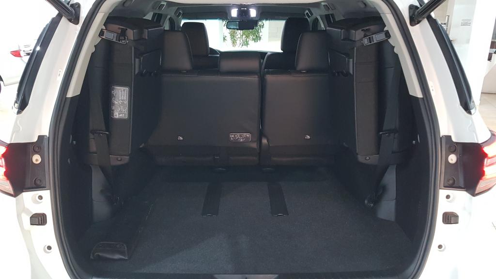 TOYOTA Hilux SW4 - Miniatura