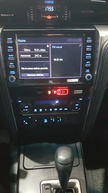 TOYOTA Hilux SW4 - Miniatura