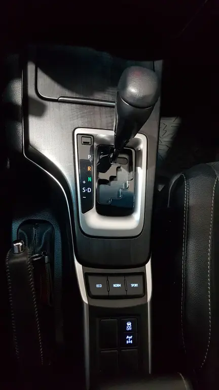 TOYOTA Hilux SW4 - Foto