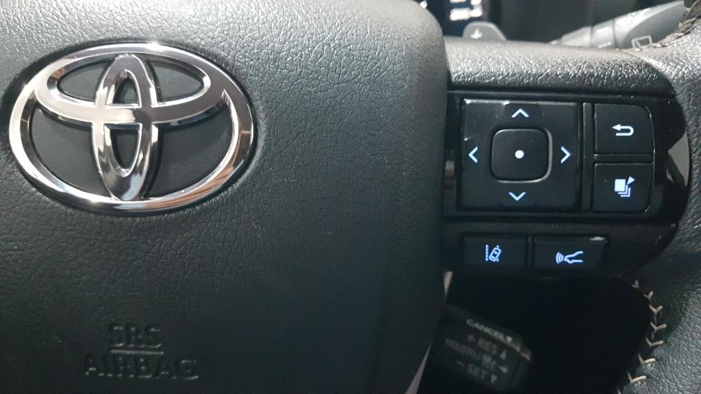 TOYOTA Hilux SW4 - Foto