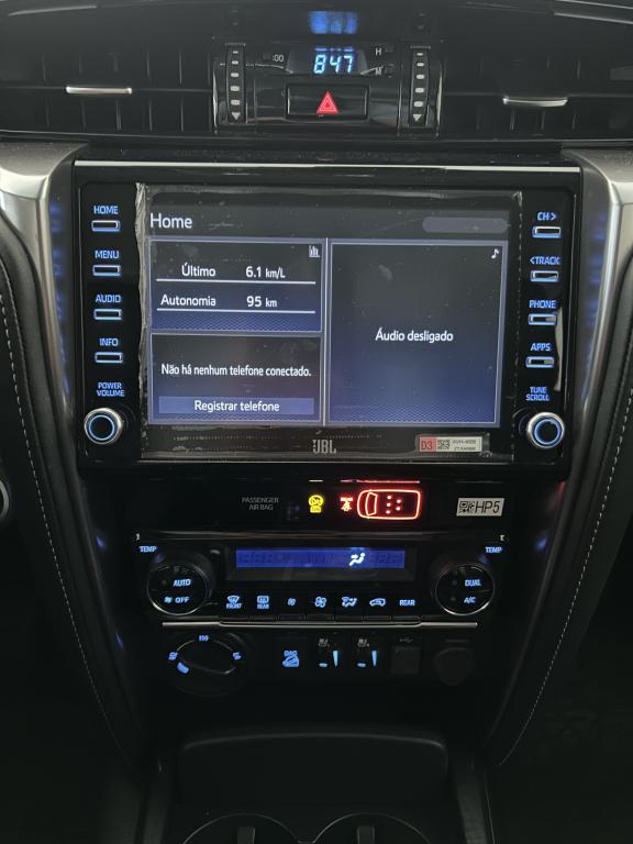 TOYOTA Hilux SW4 - Foto