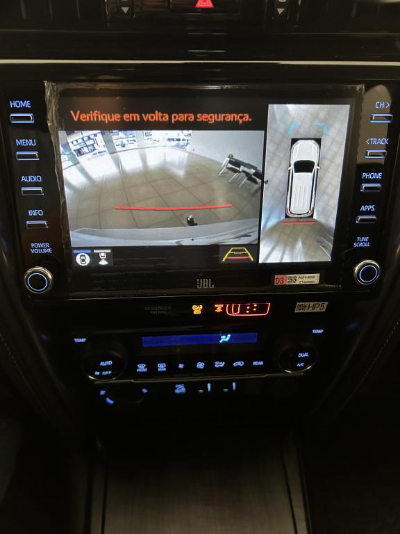 TOYOTA Hilux SW4 - Foto