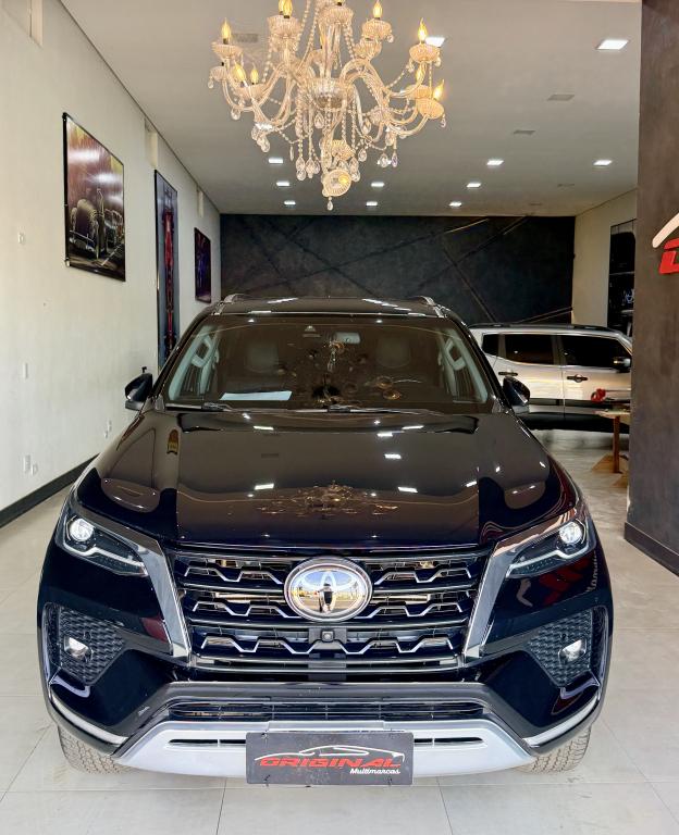 TOYOTA Hilux SW4 - Foto