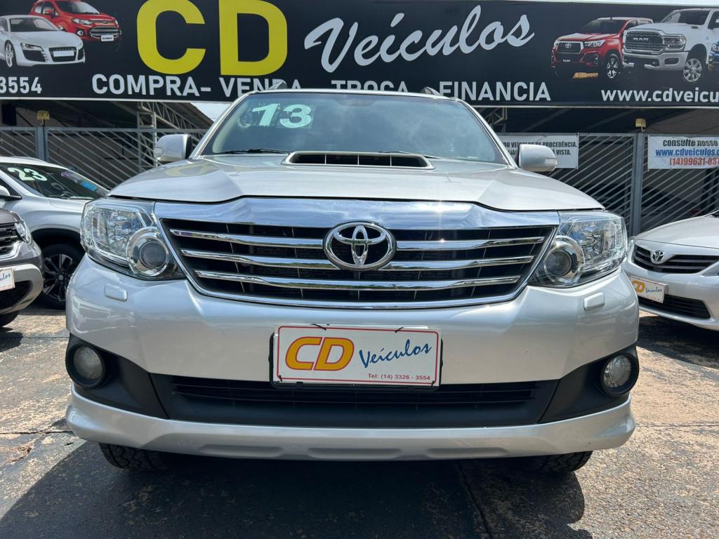 TOYOTA Hilux SW4 - Foto