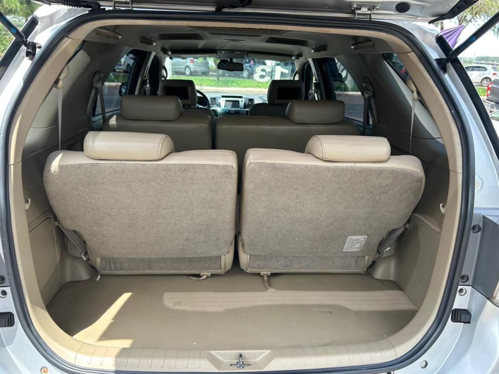 TOYOTA Hilux SW4 - Foto