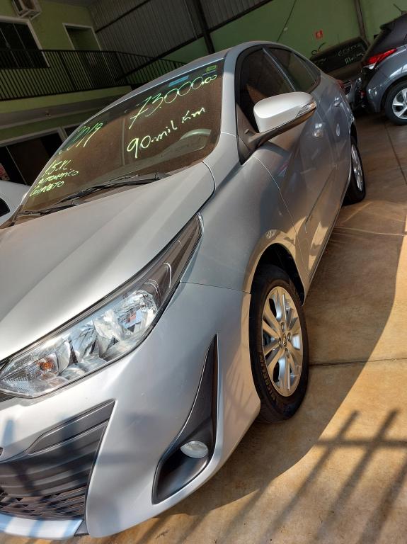 TOYOTA Yaris Sedan - Foto