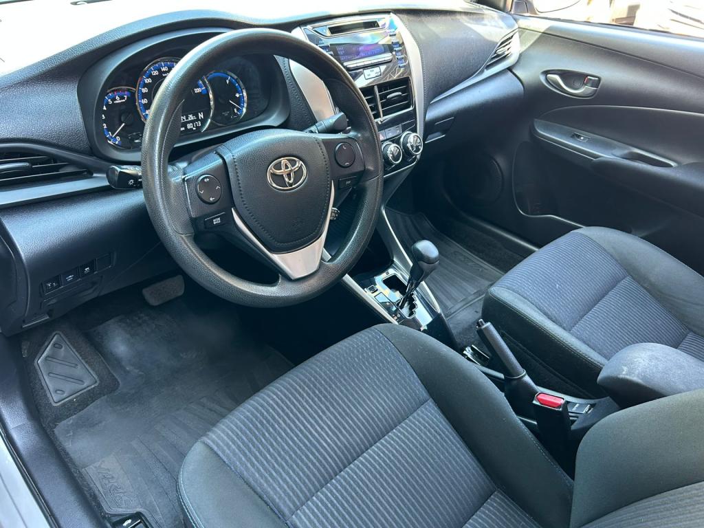 TOYOTA Yaris Sedan - Foto