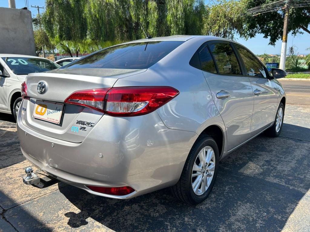 TOYOTA Yaris Sedan - Foto