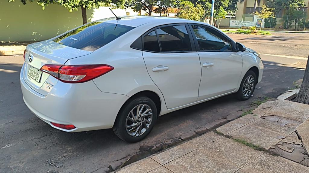 TOYOTA Yaris Sedan