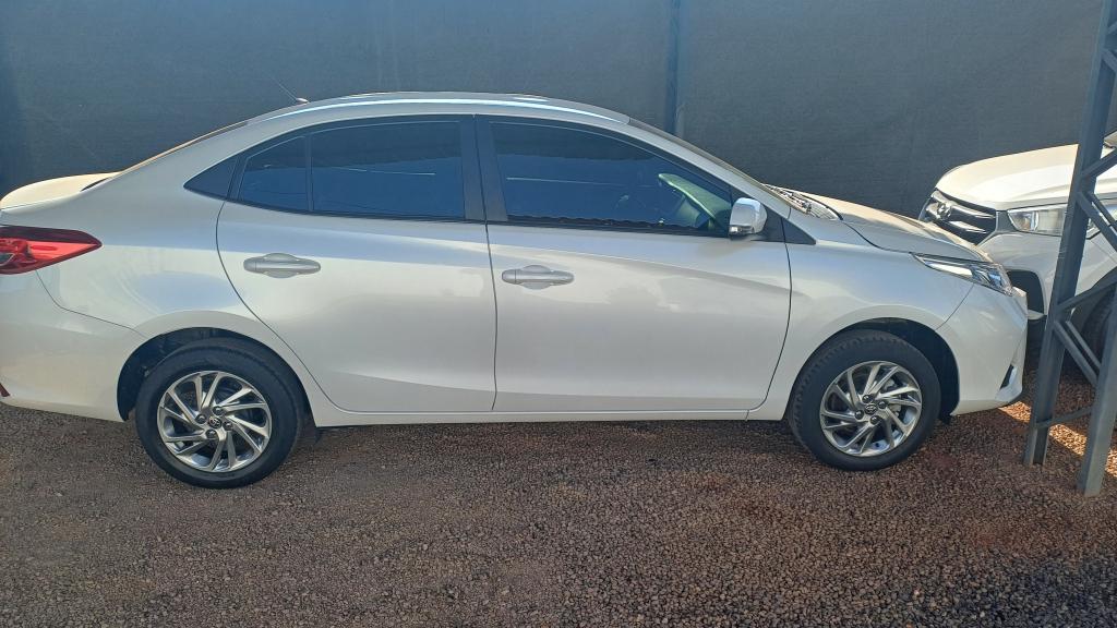 TOYOTA Yaris Sedan
