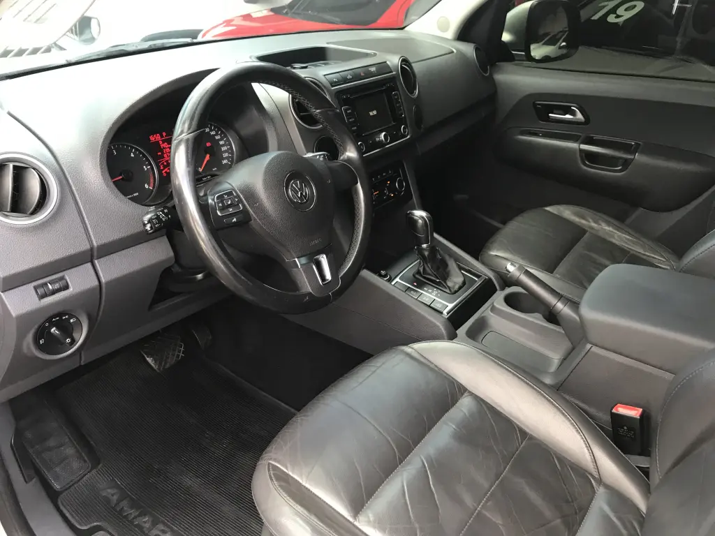 VOLKSWAGEN Amarok - Foto