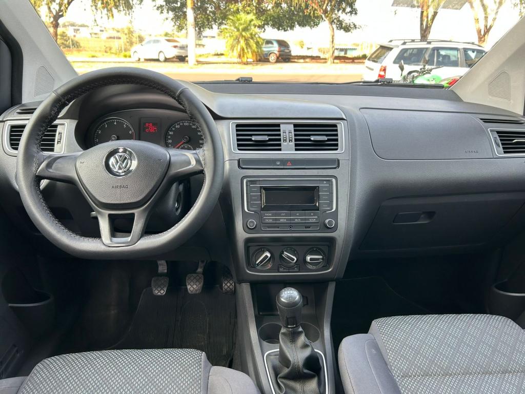 VOLKSWAGEN Fox - Foto