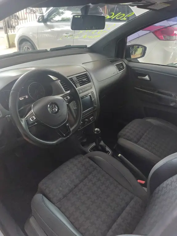 VOLKSWAGEN Fox - Foto