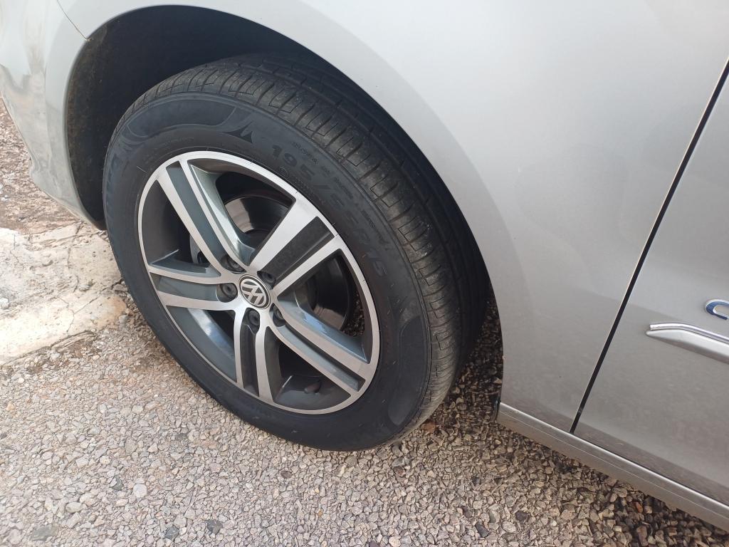 VOLKSWAGEN Fox - Foto