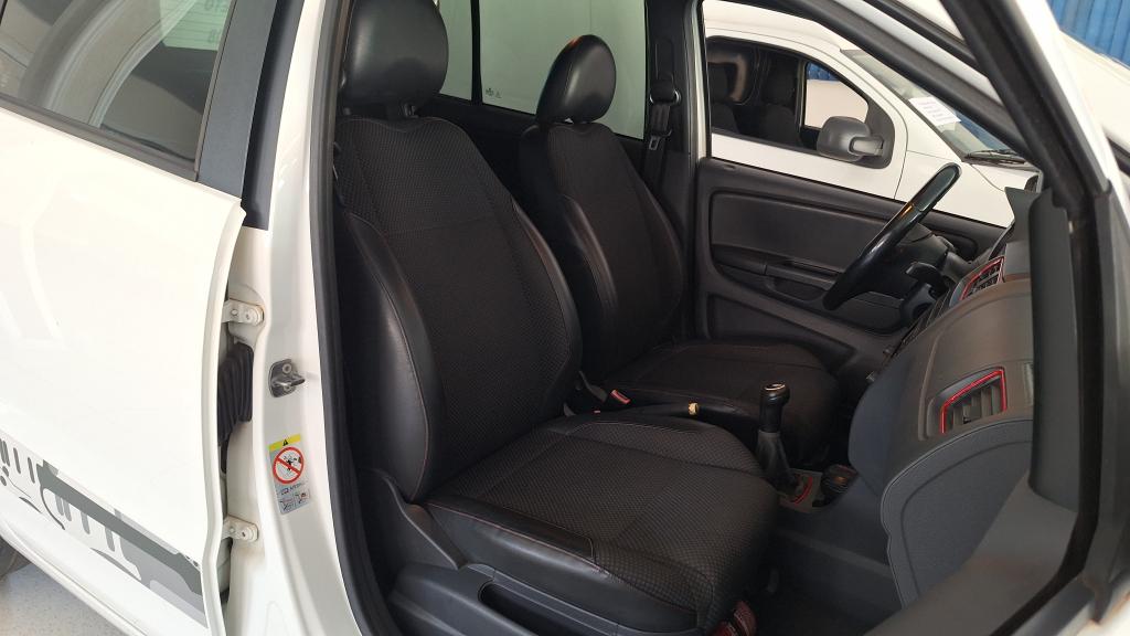 VOLKSWAGEN Fox - Foto