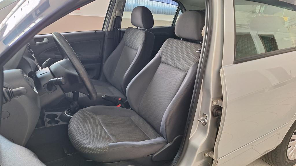 VOLKSWAGEN Gol - Foto