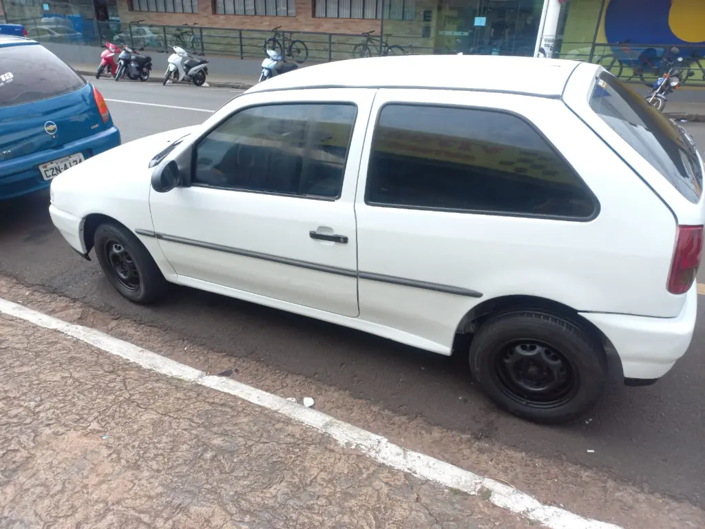 VOLKSWAGEN Gol - Foto