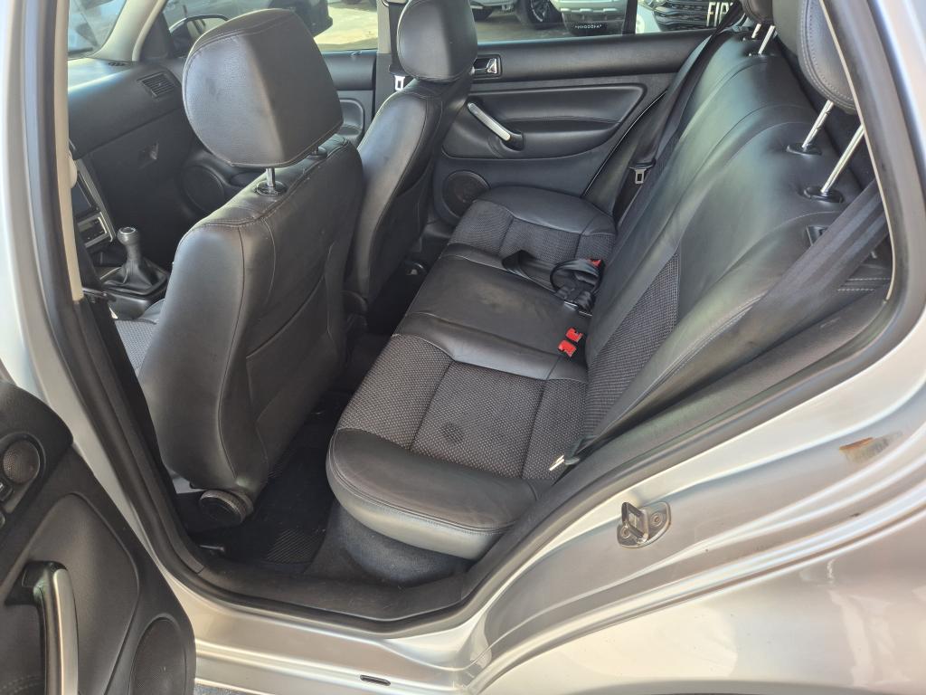 VOLKSWAGEN Golf - Foto