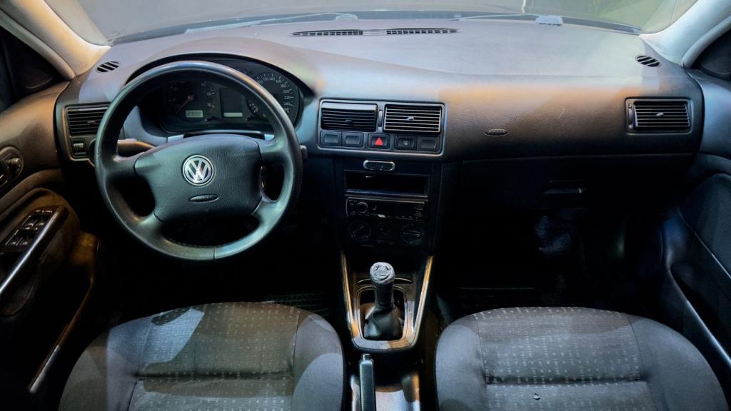 VOLKSWAGEN Golf - Foto