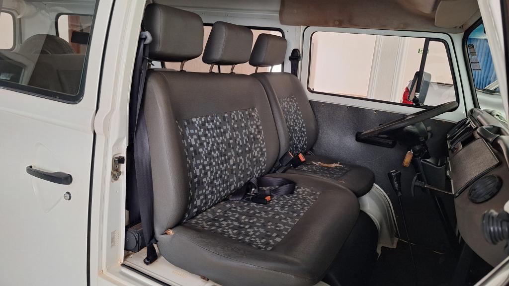 VOLKSWAGEN Kombi - Foto