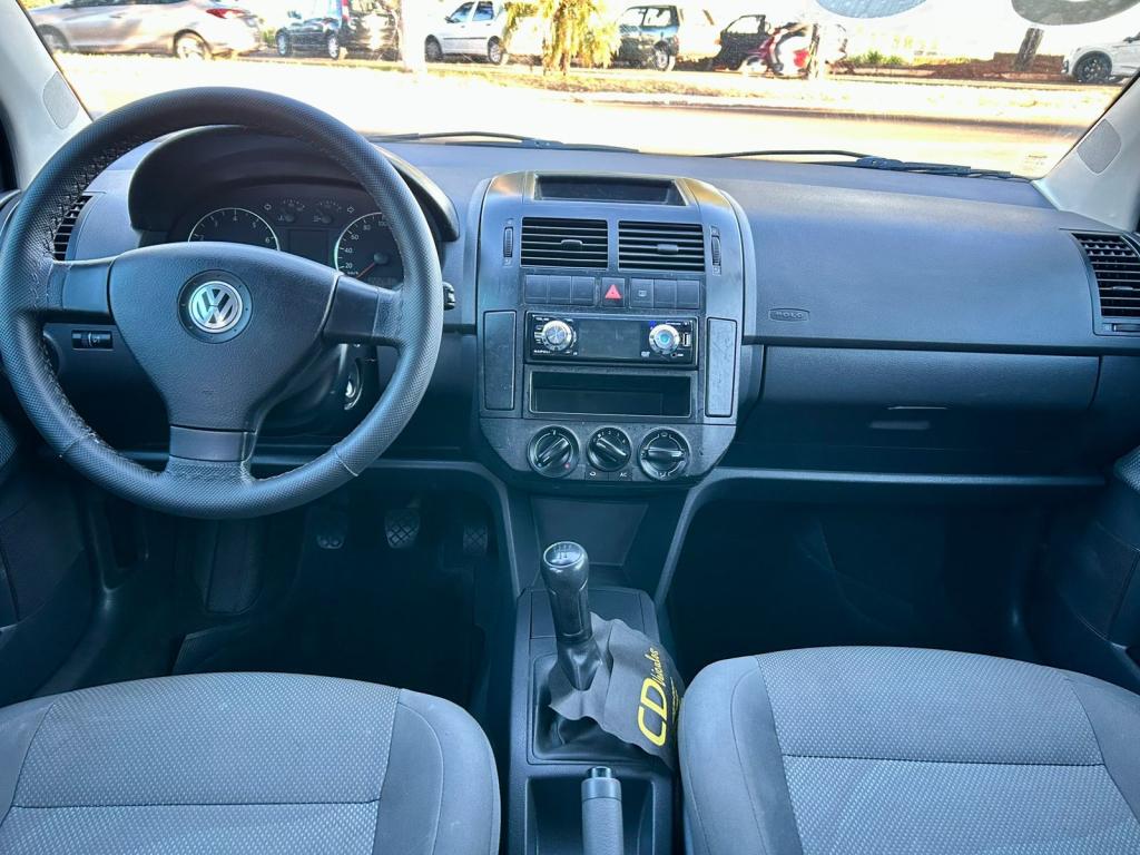 VOLKSWAGEN Polo Hatch - Foto