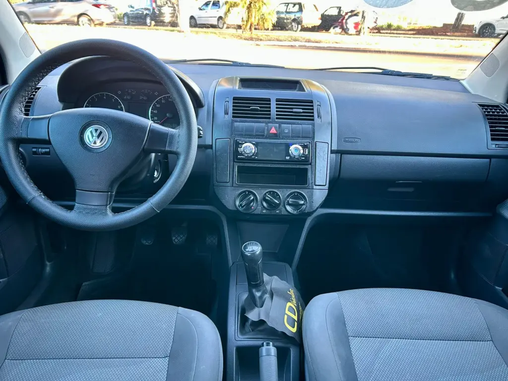 VOLKSWAGEN Polo Hatch - Foto