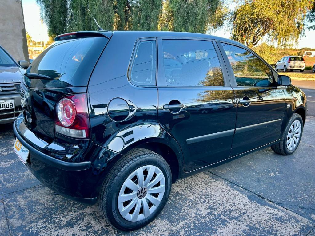 VOLKSWAGEN Polo Hatch - Foto