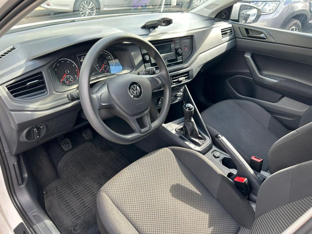 VOLKSWAGEN Polo Hatch - Foto