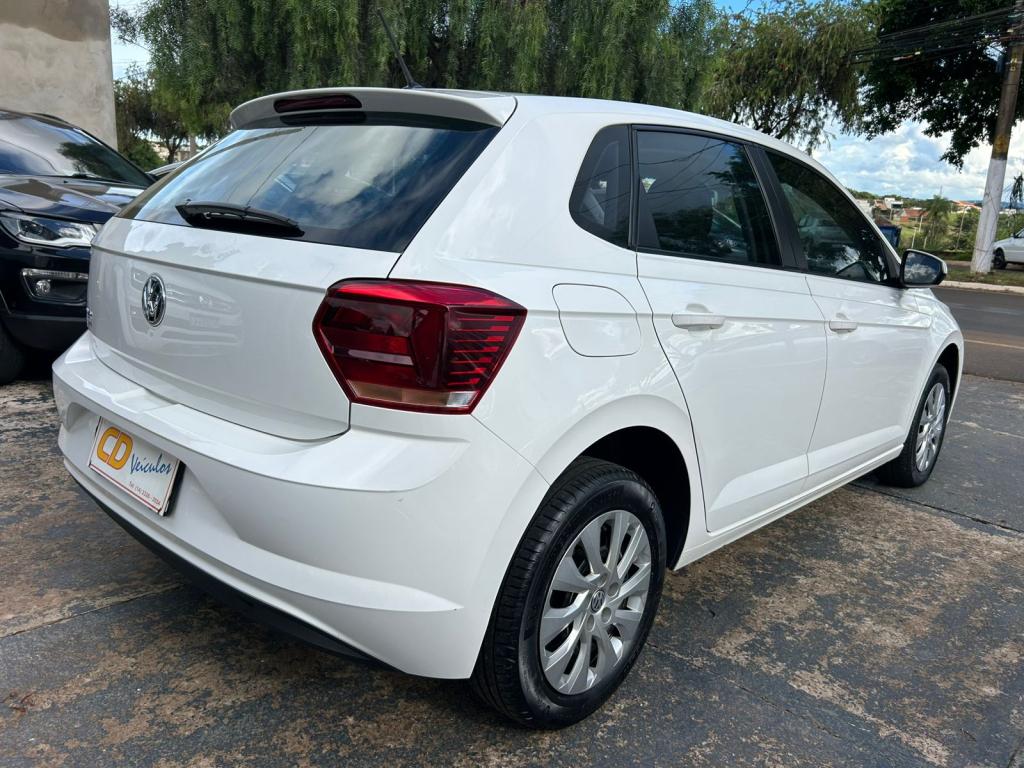 VOLKSWAGEN Polo Hatch - Foto