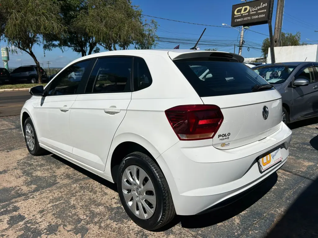 VOLKSWAGEN Polo Hatch - Foto