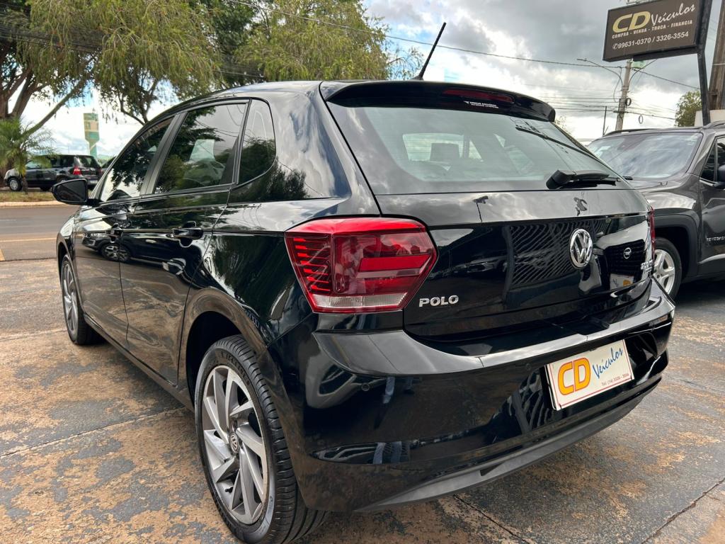 VOLKSWAGEN Polo Hatch - Foto