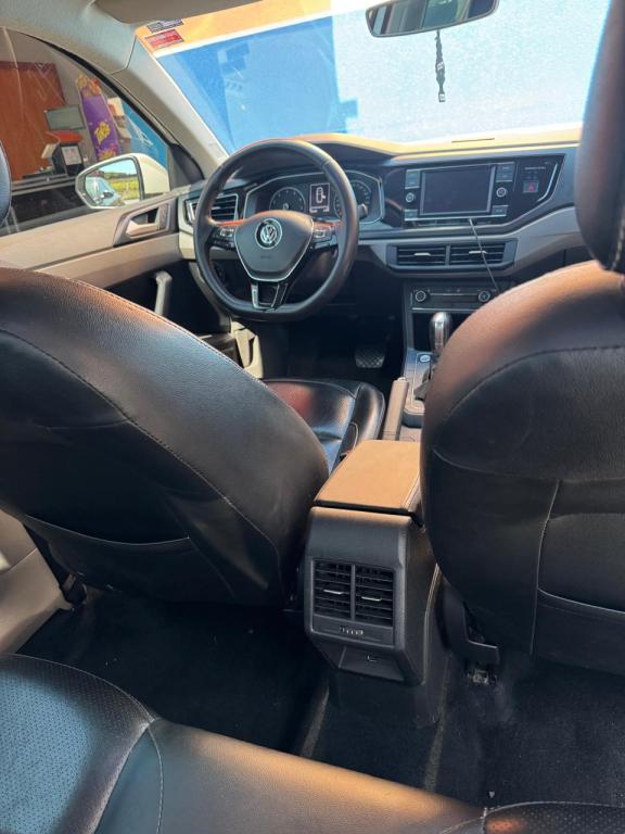 VOLKSWAGEN Polo Hatch - Foto