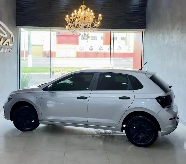 VOLKSWAGEN Polo Hatch - Foto