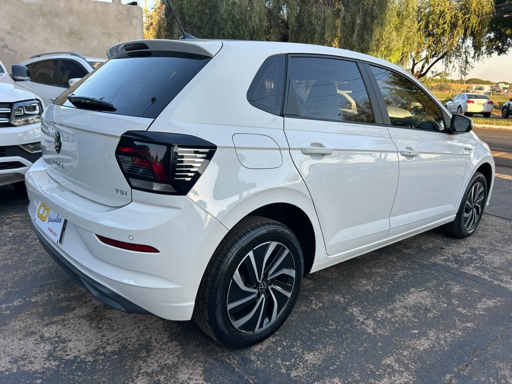 VOLKSWAGEN Polo Hatch - Foto