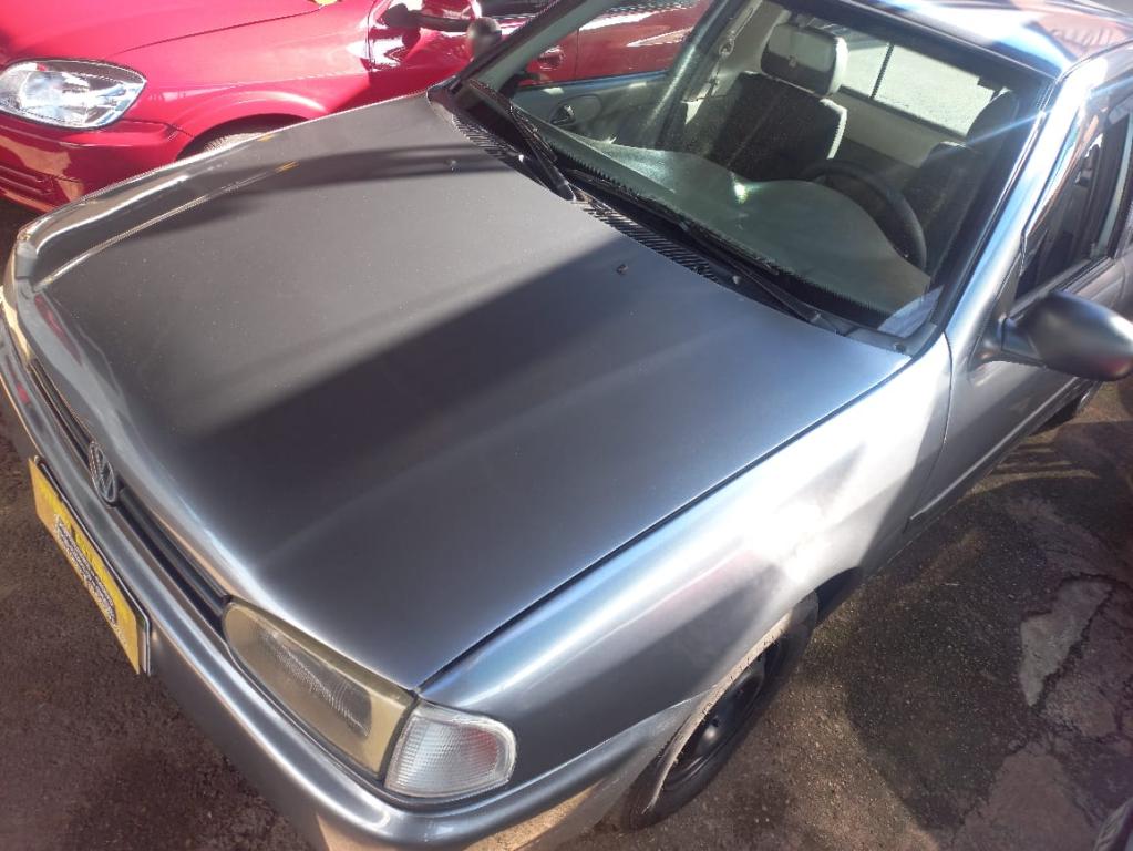 VOLKSWAGEN Saveiro - Foto