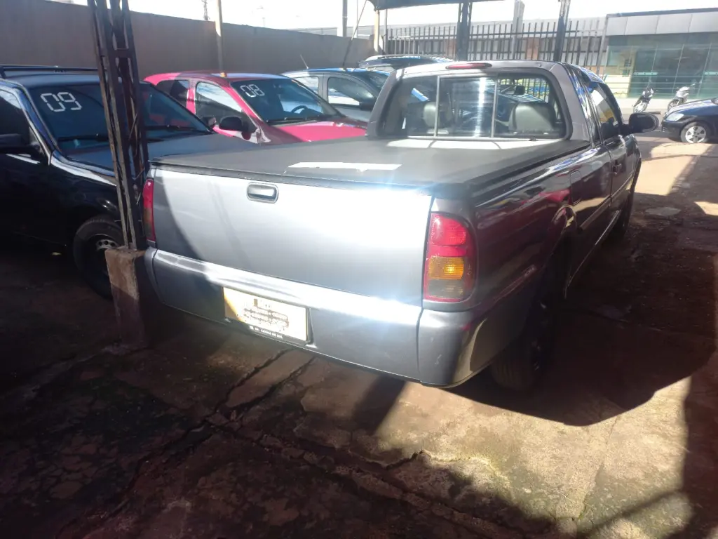 VOLKSWAGEN Saveiro - Foto