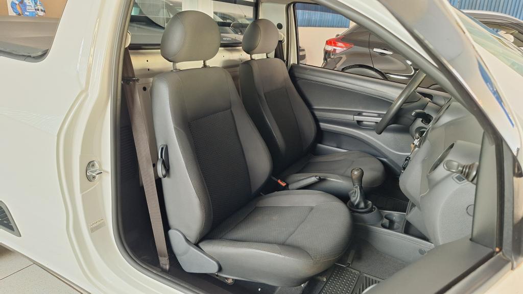 VOLKSWAGEN Saveiro - Foto