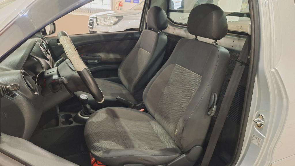 VOLKSWAGEN Saveiro - Foto